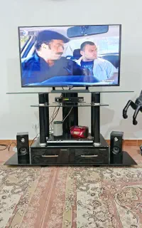 میز تلویزیون در حد نو