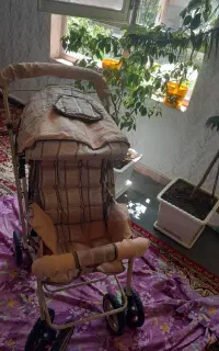 کالسکه خیلی تمیز معاوضه با مرغ هم دارم
