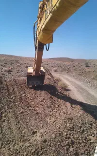 بیل مکانیکی ۲۲۰ اماده به کار