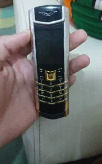 گوشی ورتو لاکچری