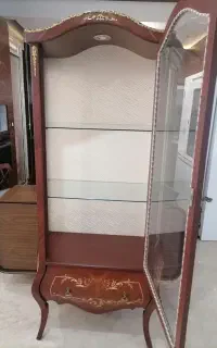 ویترین چوب گردو