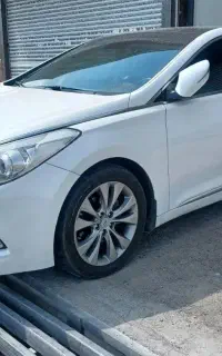 آزرا گرنجور ۲۰۱۲ بی رنگ