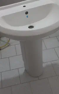 روشویی تمیز و کم کار