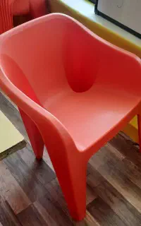 صندلی پلاستیکی ناصر