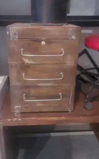 میز سه کشو