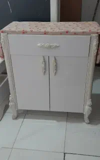 میز اتو و چرخ خیاطی