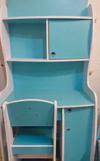 کناب خانه میز تحریر نوجوان