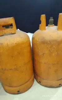 سه عدد کپسول گاز