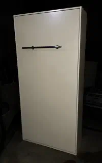 تخت کم جا