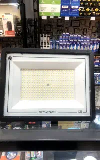 پروژکتور ۱۰۰ وات شاه چراغ