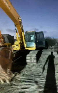 بیل میکانیکی کوماتسو ۲۲۰ خط ۸