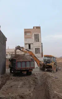 خاکبرداری با کامیون و بیل مکانیکی باقیمت اقتصادی