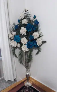 گل و گلدان