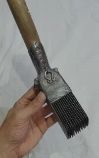 شانه قالی فولادی کهنه قدیمی قاجاری عتیقه