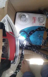 چرخ خیاطی و وسایل خیاطی