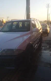 موسو سفید ۲۰۰۵ ۴ سیلندر دنده دستی، با قیمت پاترول