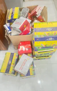 مداد رنگی و خودکار