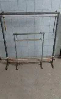 دو عدد  دار قالی و لوازم جانبی