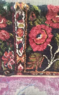 یه تخته قالی  نیمه تمام