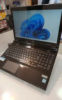 لپ تاپ (قسطی) i7 فول اچ دی در حد آکبند (شاهرخی)