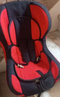 صندلی بچه در حد نو