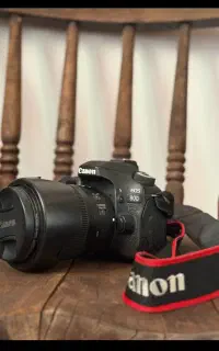 دوربین Canon 80D در حد نو