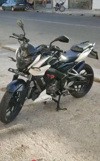 ns200 سفید مشکی