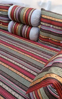 پشتی بالشت سنتی
