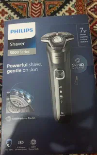 ریش تراش فیلیپس  ۵۰۰۰ کاملا نو
