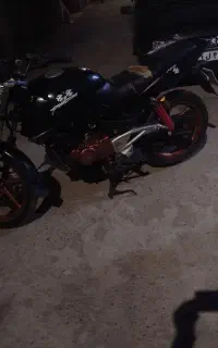 باجاج 220