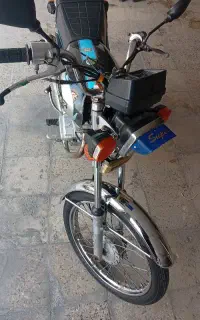 موتور هندا ۱۲۵ با نو، مدارک کامل بیمه دارد