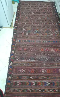 گلیم دست بافت. حدودا ۴۰ ساله