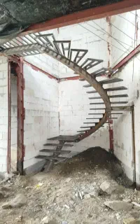 پله گرد لوله مرکزی،دوبلکسی