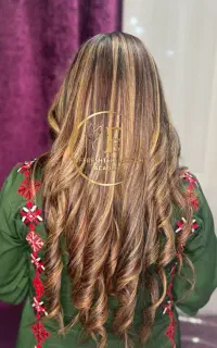 آموزش تخصصی رشته های آرایش و پیرایش