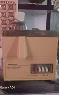 آبمیوه‌گربه فروش میرسد