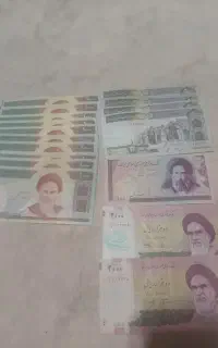 تعدادی پول قدیمی ۱۰۰.۲۰۰.۵۰تومنی
