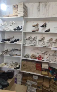 قفسه برای مغازه کفش فروشی