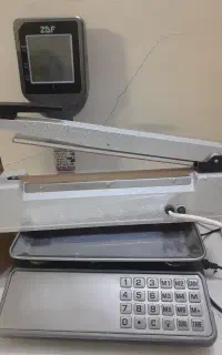 یک عدد ترازو وشکلات خوری