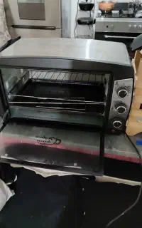 توستر تمیز مرتبط فقط چند بار استفاده شده
