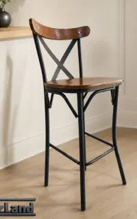 صندلی چوبین پایه بلند