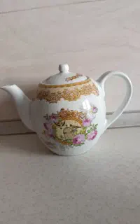 قوری چینی بزرگ