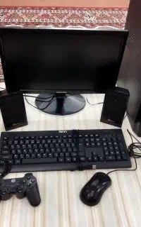 کامپیوتر رومیزی با تجهیزات در حد نو