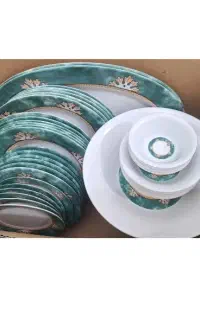 سرویس ۴۰ تیکه ملامین جنس قدیم اصلی