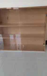 ویترین فلزی شیشه ای