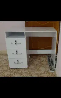 میز سفید تمام ام دی اف نو میباشد