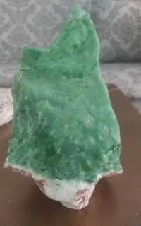سنگ یشم امپریال کمیاب