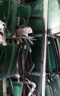 شیشه اتومبیل نگین