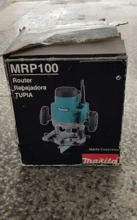 فرز ماکیتا مدل  mrp100 نجاری در حد نو