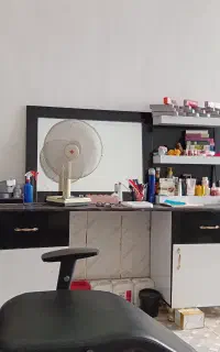 ۲عدد آینه و ۳عدد کمد با میز سرتاسری