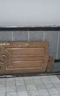 درب چوبی دو لت با کم و قفل